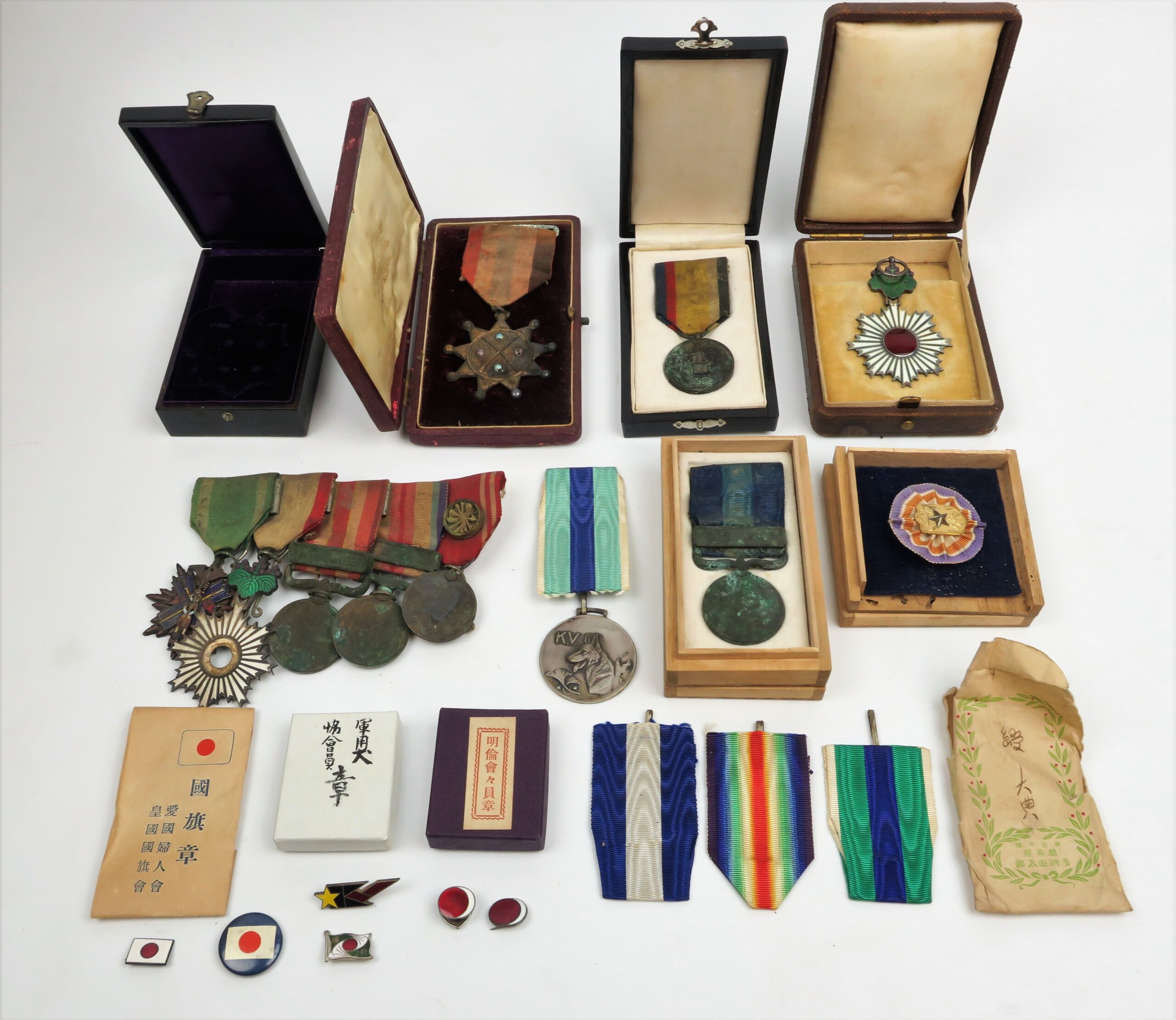 福岡の古銭・切手・勲章 買取 | 骨董品・美術品の高価査定・出張買取 